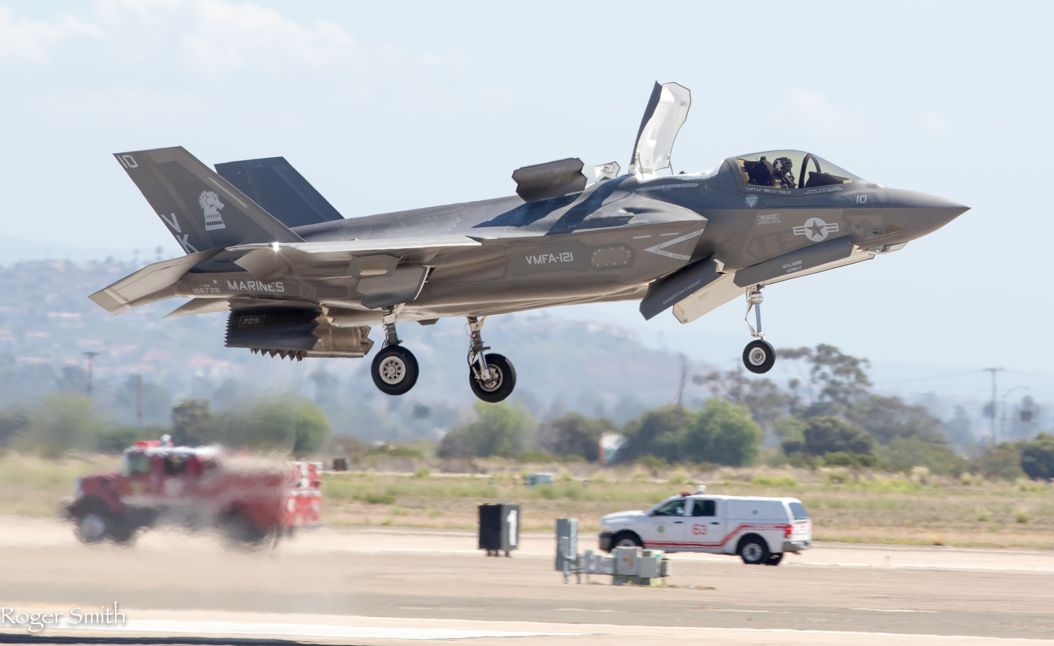 Lockheed Martin F-35B Lightning II - 2015 Miramar Air Show (21743388048).jpg