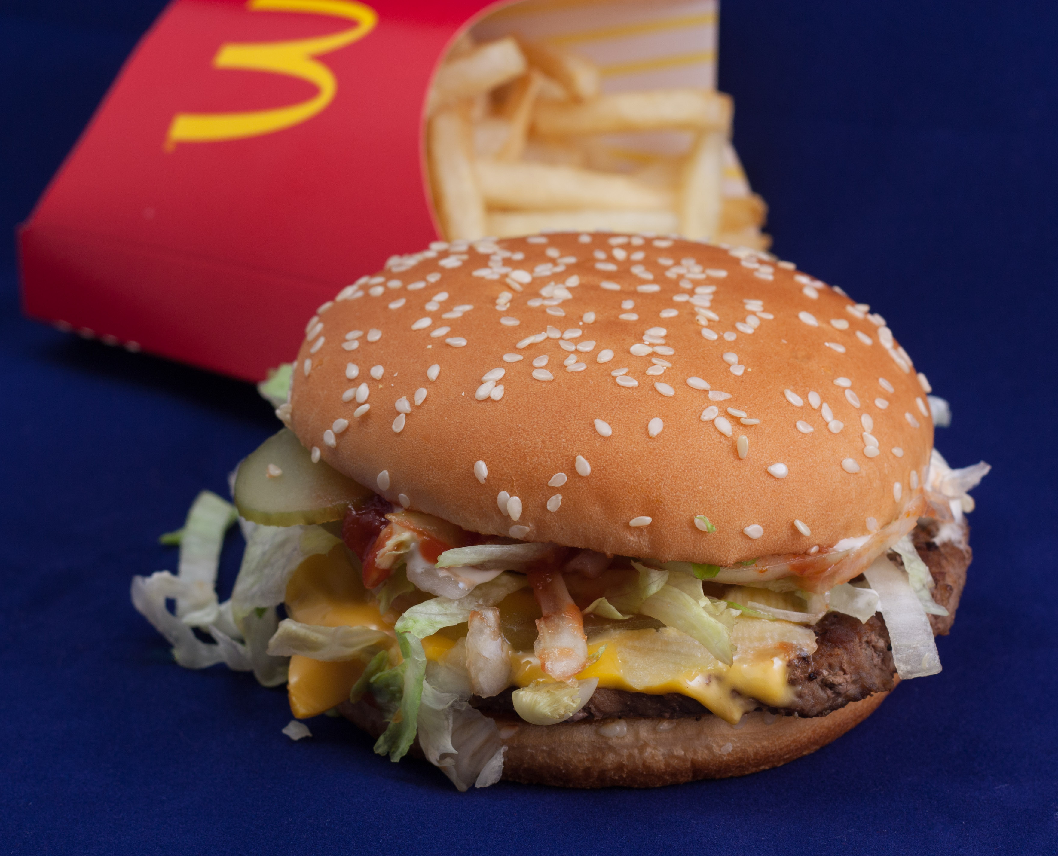 Here's How To Get Those Tasty Little Minced Onions From McDonald's At Home