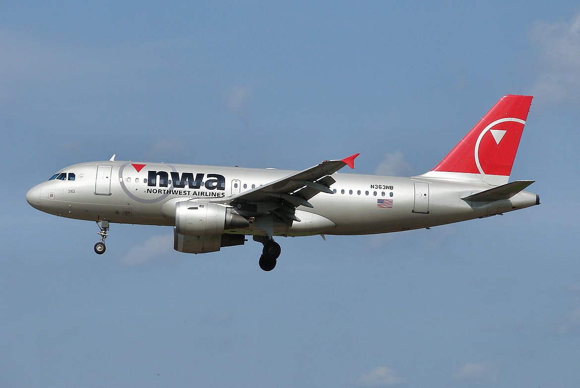 Northwest Airlines Airbus (292517005).jpg