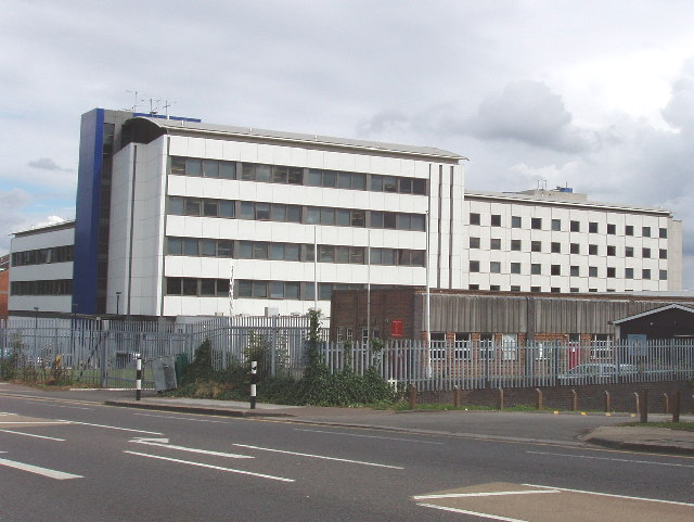 File:Offices in Wembley - geograph.org.uk - 32004.jpg