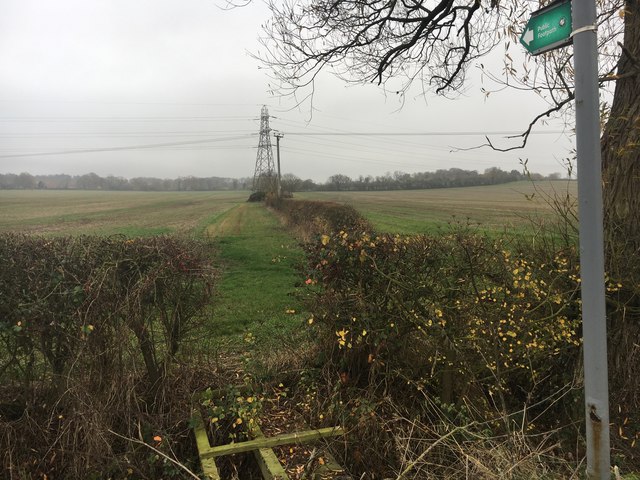 File:Path to Crafton - geograph.org.uk - 5979012.jpg