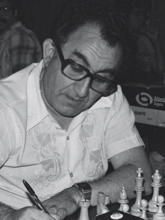 Europe Echecs on X: Tigran Vartanovich Petrosian (Տիգրան Պետրոսյան) June  17, 1929 – August 13, 1984 — « It is to Petrosian's advantage that his  opponents never know when he is suddenly