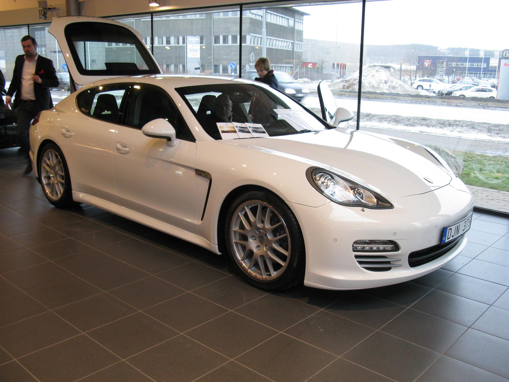 Марка Porsche Panamera