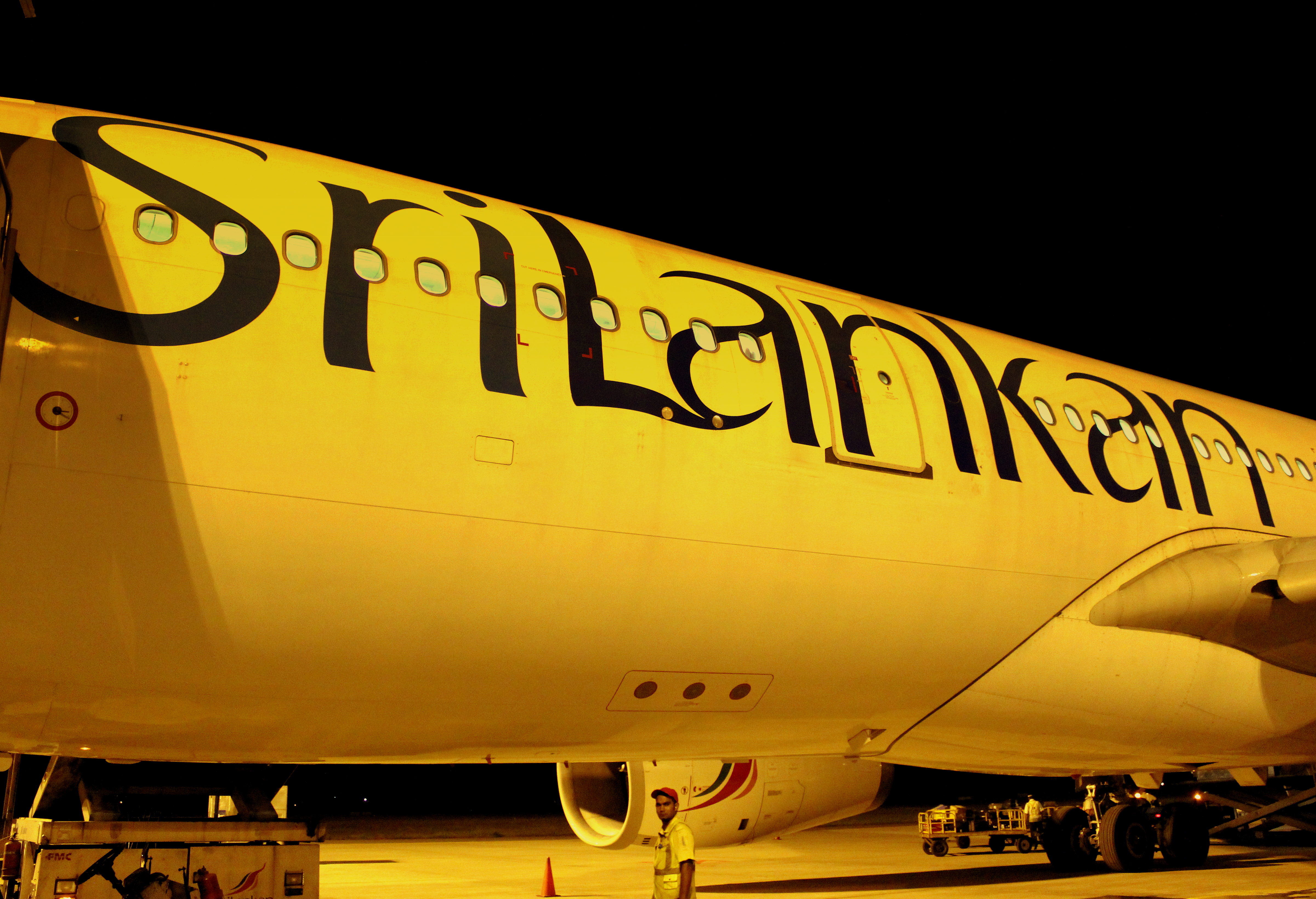 Аэропорт коломбо шри табло. A330-200 Sri Lanka.