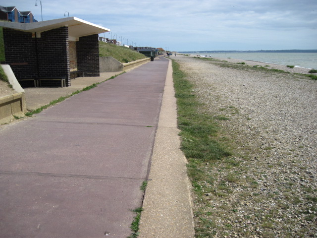 Solent Way Lee-on-the-Solent - geograph.org.uk - 2426404
