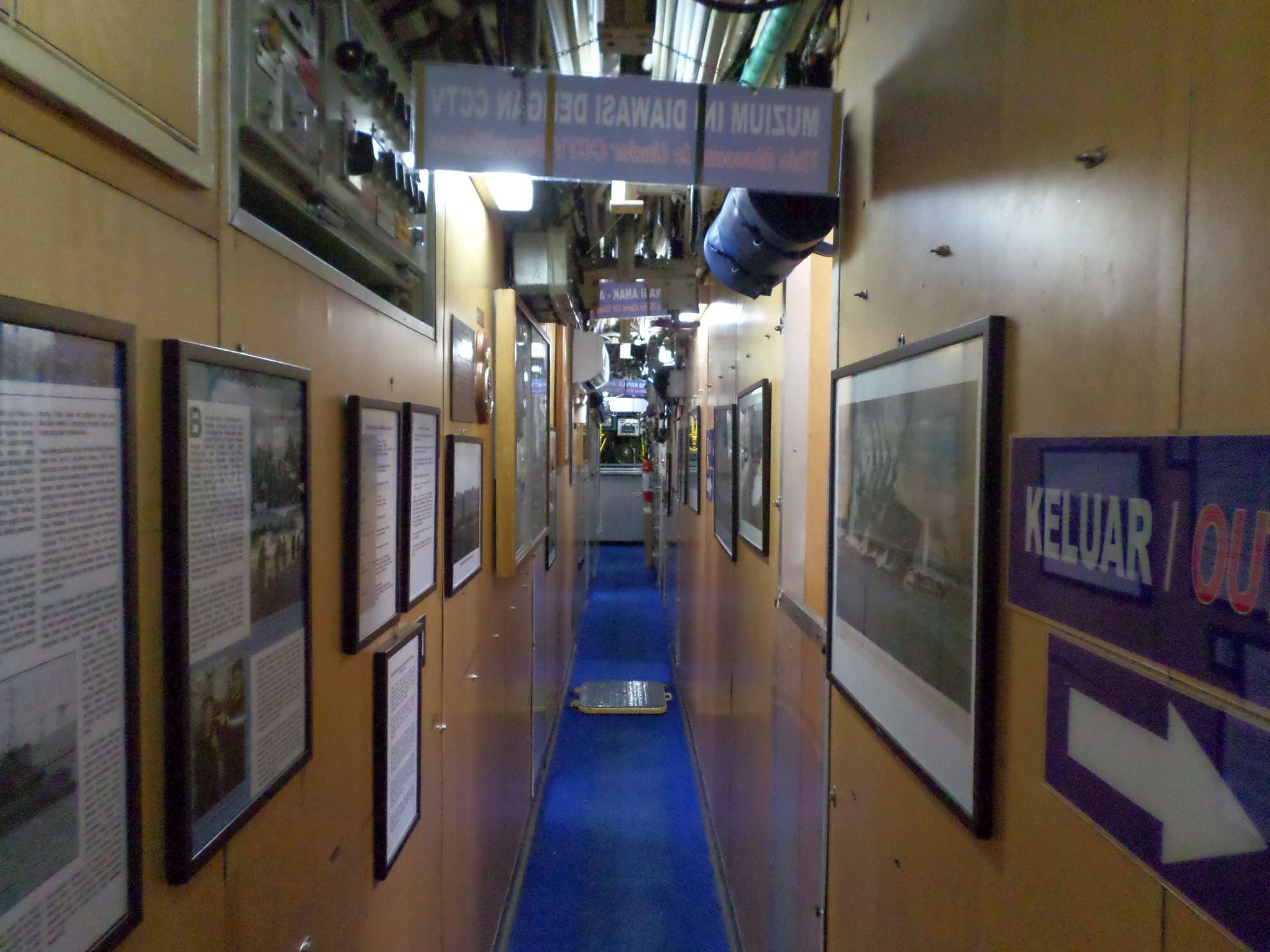 File Submarine Museum Interior Jpg Wikimedia Commons