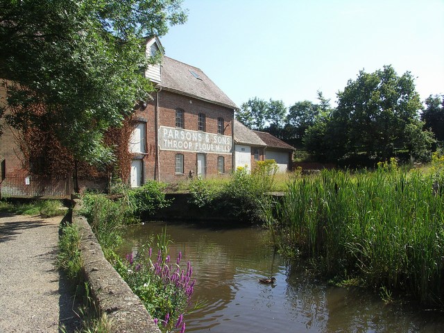 File:The Flour Mill at Throop - geograph.org.uk - 512865.jpg