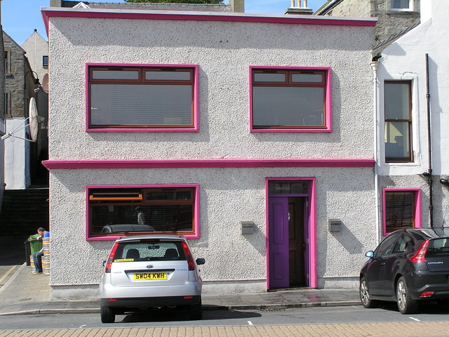 File:Thule Bar, Esplanade, Lerwick - geograph.org.uk - 1804817.jpg