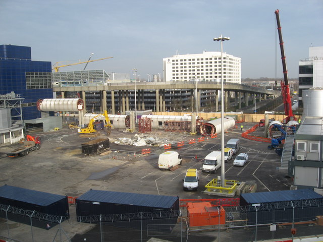 File:Walkway demolition, Gatwick North terminal - geograph.org.uk - 1705155.jpg