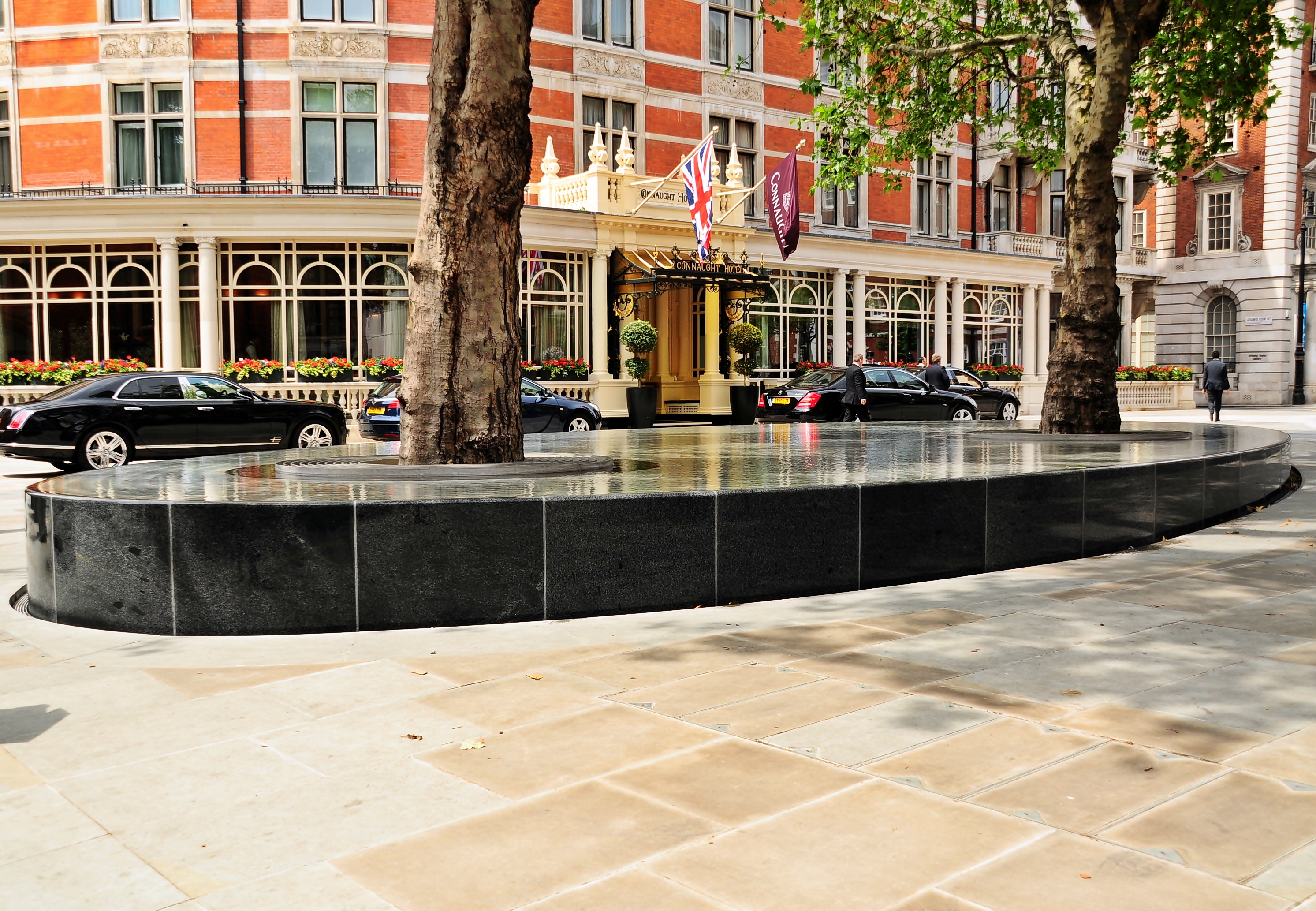 File:Water feature Silence, Mayfair, London.JPG - Wikipedia