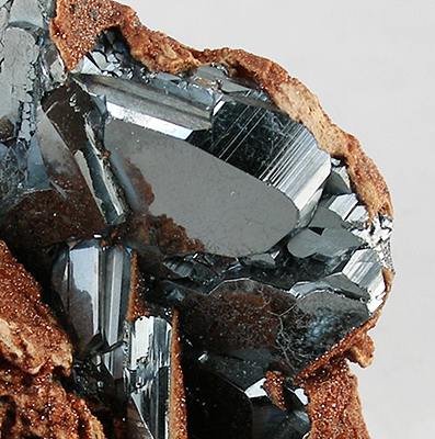 File:Andradite-Hematite-24edd31bb.jpg