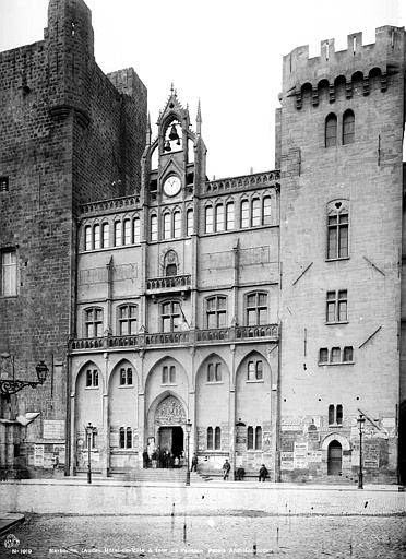 File:Archevêché (ancien) ; Hôtel de Ville - Vue d'ensemble - Narbonne - Médiathèque de l'architecture et du patrimoine - APMH00001919.jpg