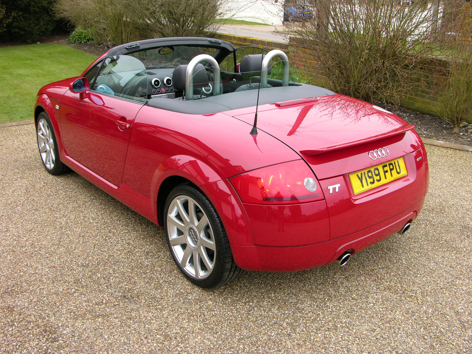 Audi_TT_225_Roadster_2001_Misano_Red_-_F