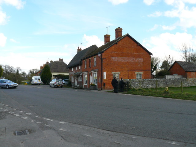 File:Avebury - Gift Shop - geograph.org.uk - 723170.jpg