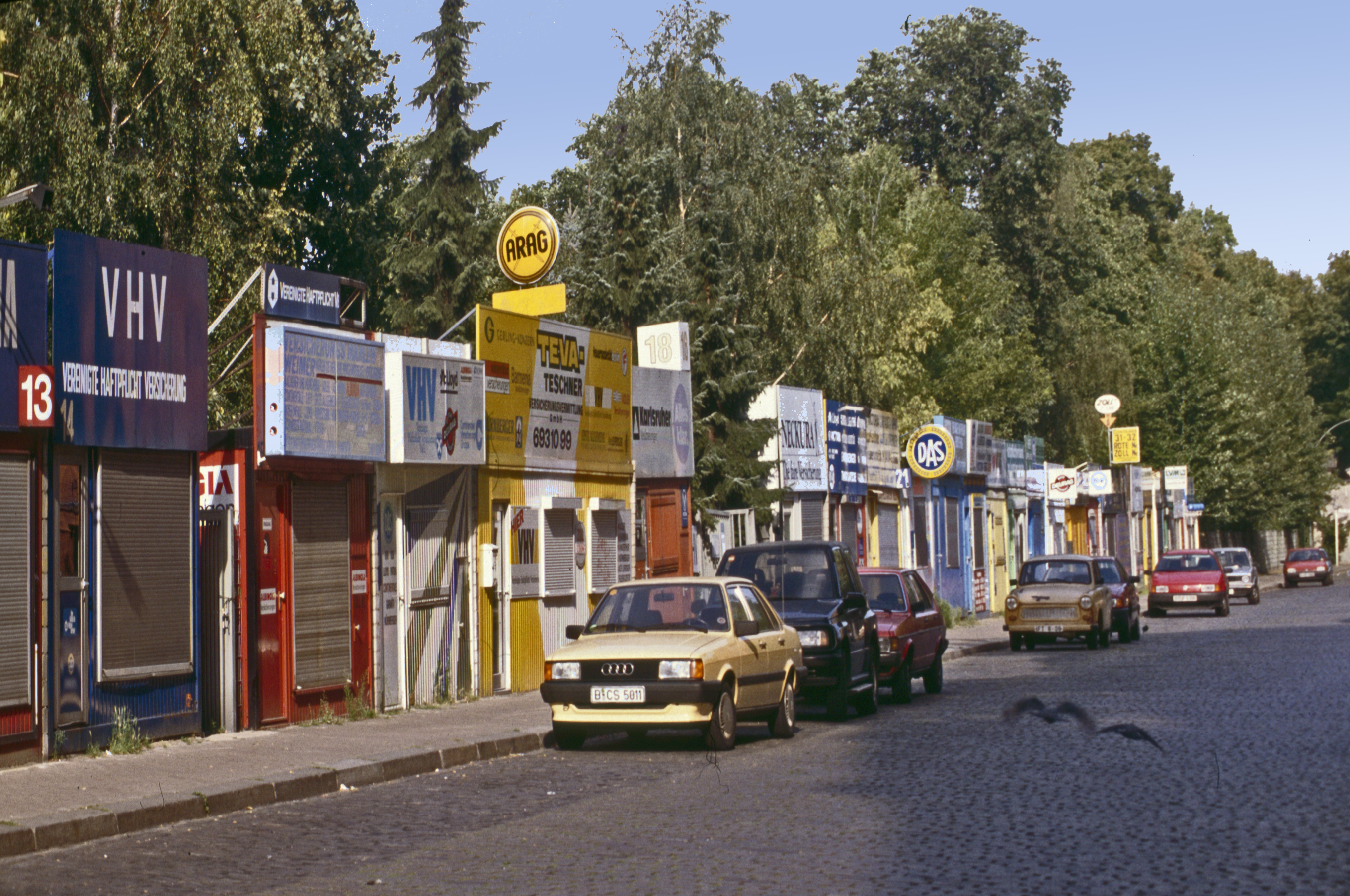 Берлин 1993. Заправка Роут Донецк. Route 20. Магазин Лафар Курахово.