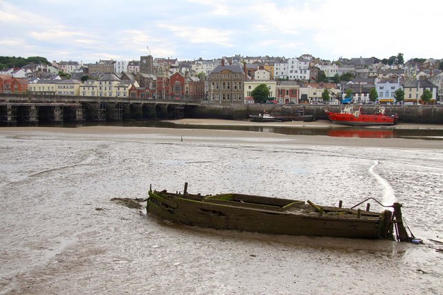 File:Bideford from East-The-Water - geograph.org.uk - 1392868.jpg