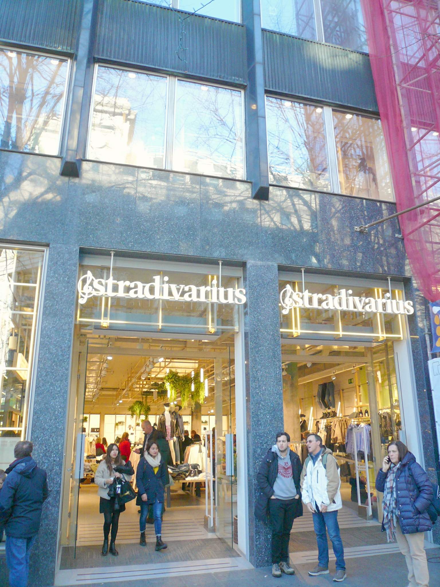 File:Bilbao - Stradivarius (Gran Wikimedia Commons