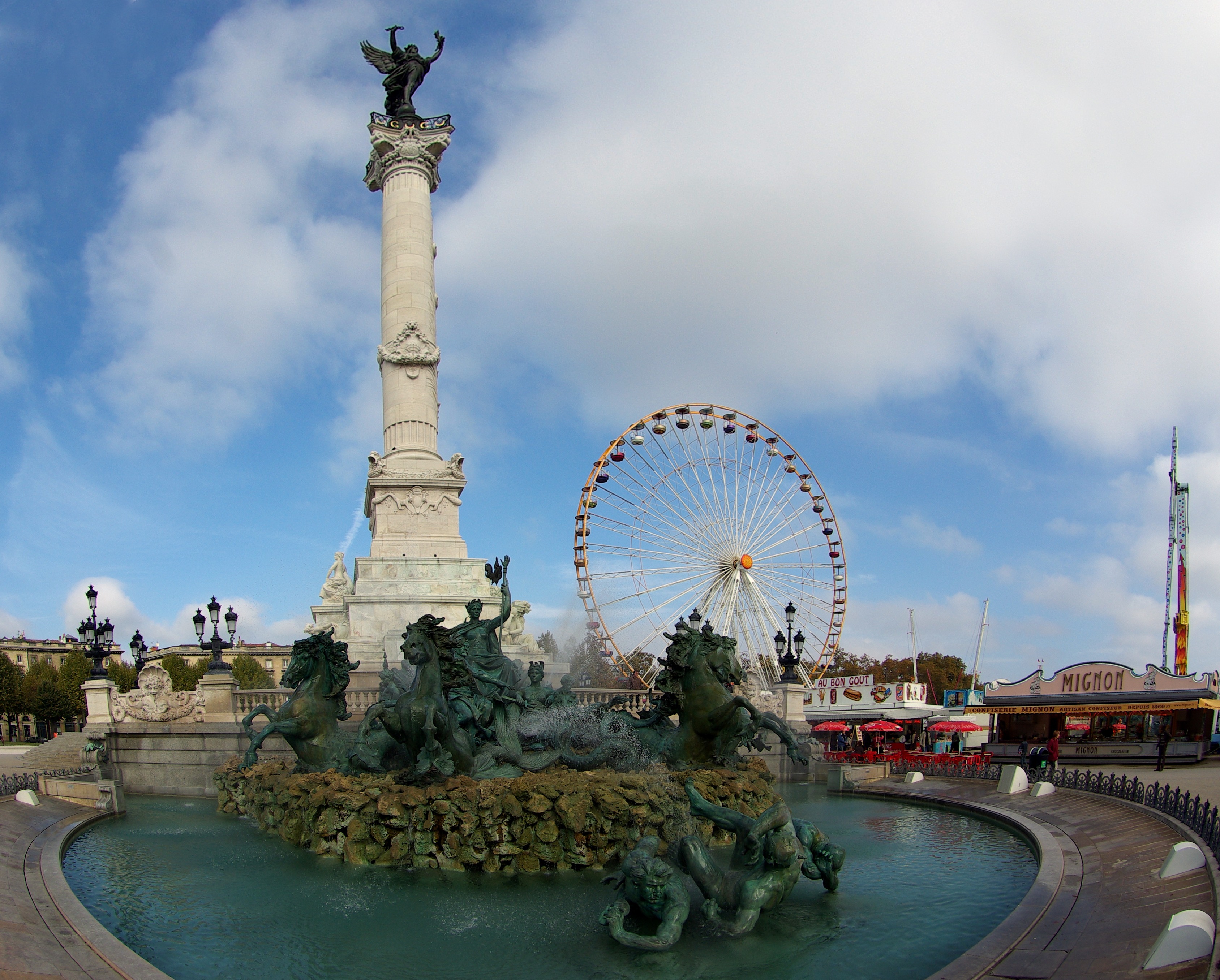 Bordeaux foire quinconces.jpg