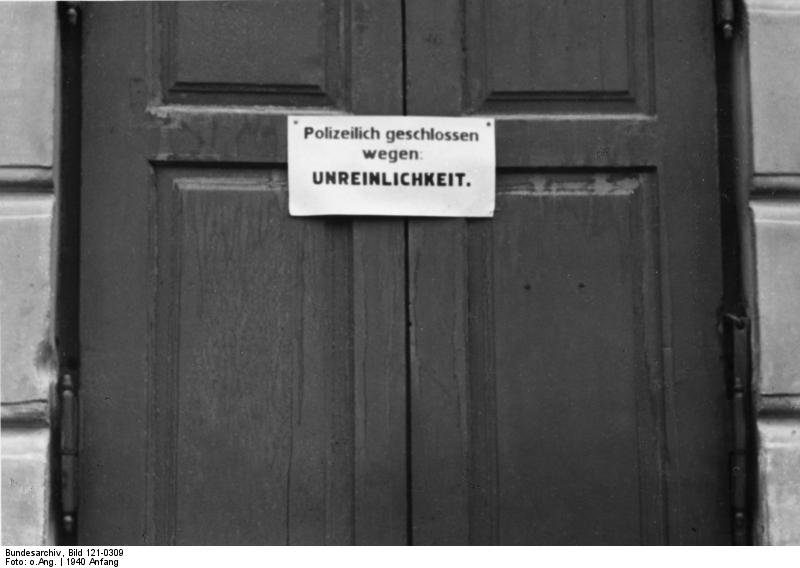 File:Bundesarchiv Bild 121-0309, Polen, Kielce, Türaufschrift.jpg