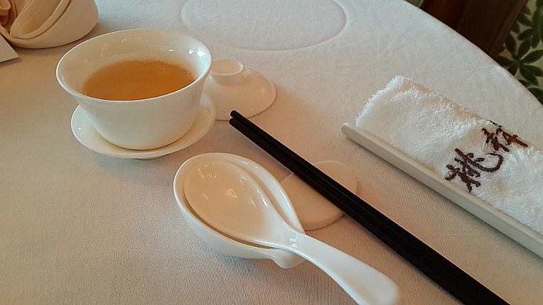 File:Chinese spoon and chopstick rest.jpg