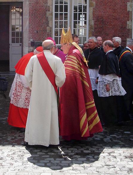 File:Clergy-Cardinal-Bishop-Canon-Precious Blood Bruges2008.jpg