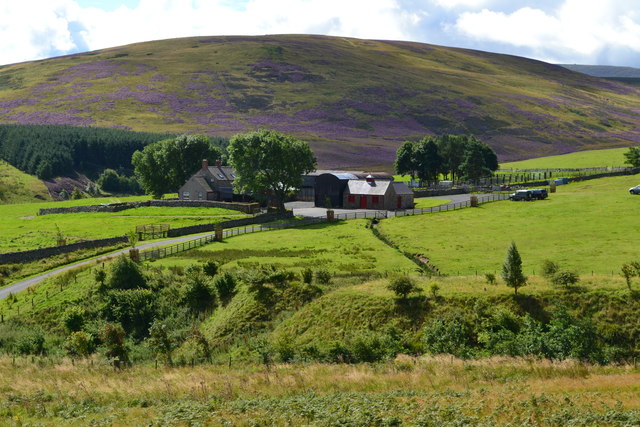 File:Commonburn House, with Great Moor beyond - geograph.org.uk - 5507686.jpg