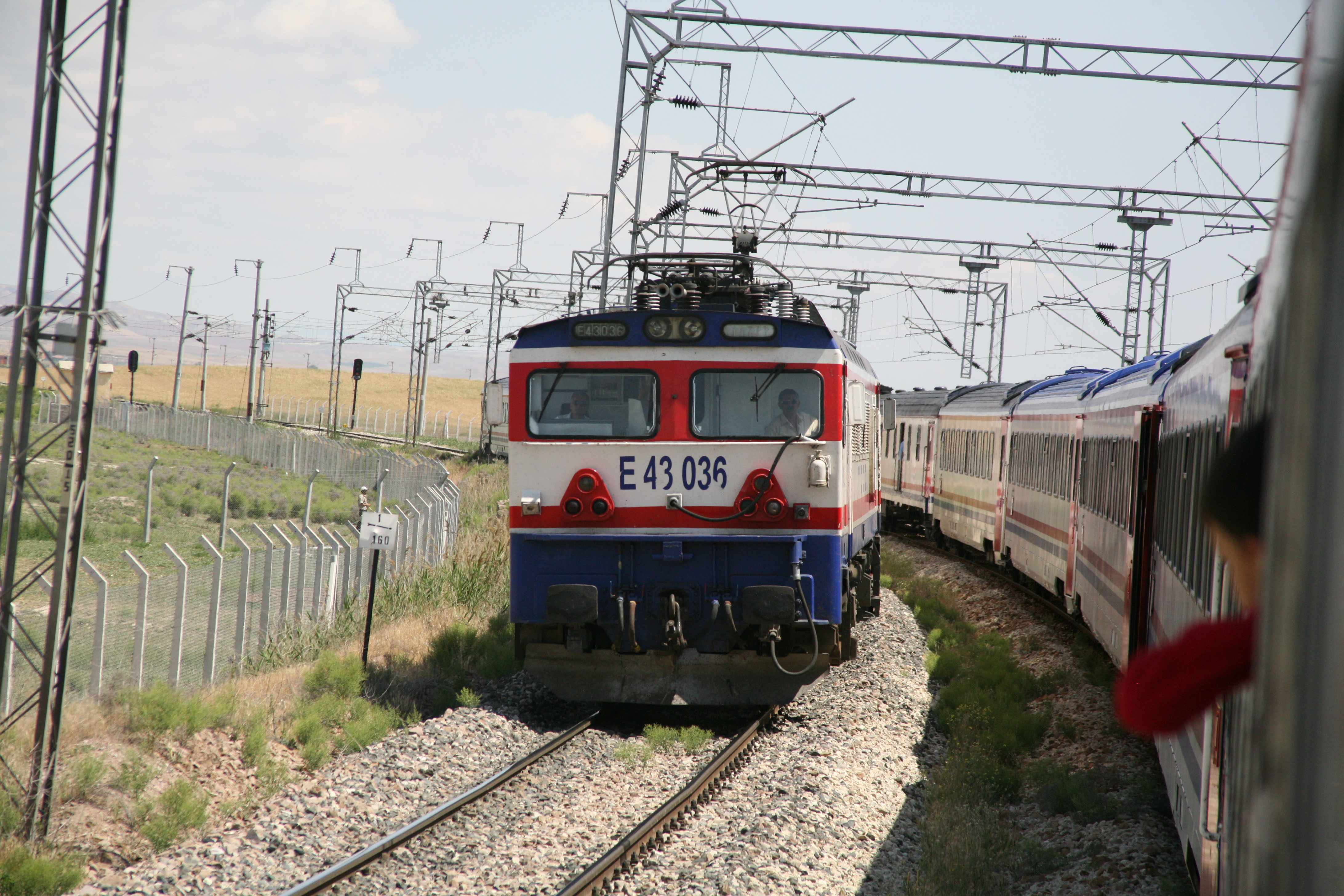 Double-track railway - Wikipedia
