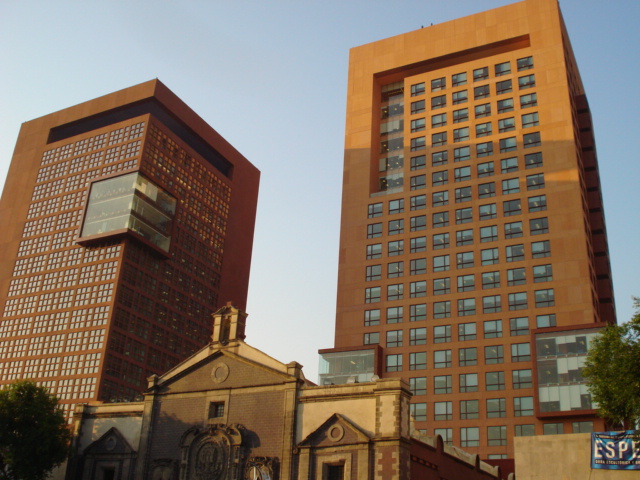 File:Edificio Tlatelolco (S.R.E).JPG