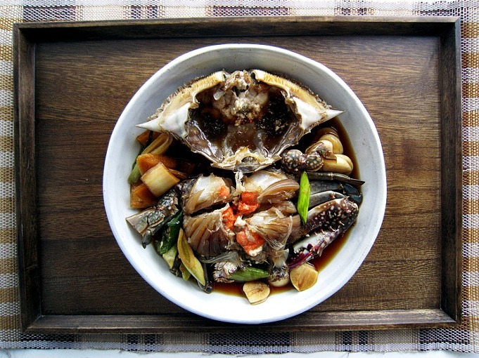 File:Ganjanggejang (marinated crab).jpg