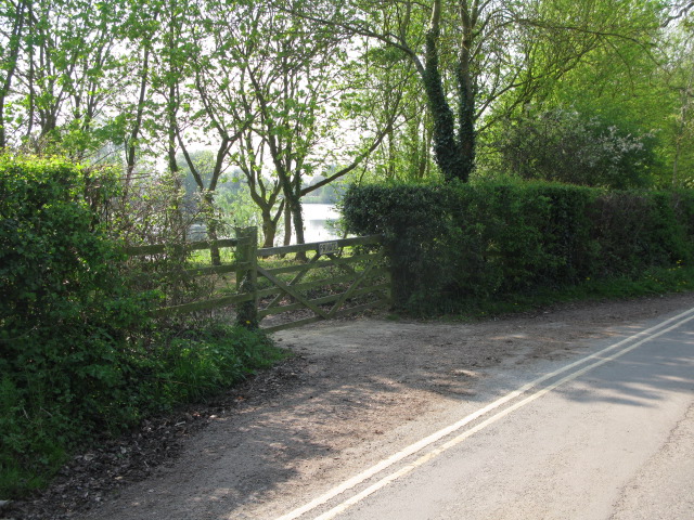 Gate entrance to Neigh Bridge Lake - geograph.org.uk - 2384739