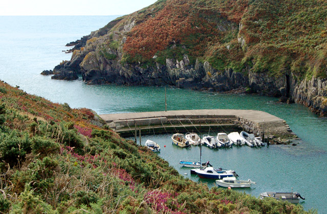 File:Harbour entrance at Porthclais - geograph.org.uk - 1525244.jpg