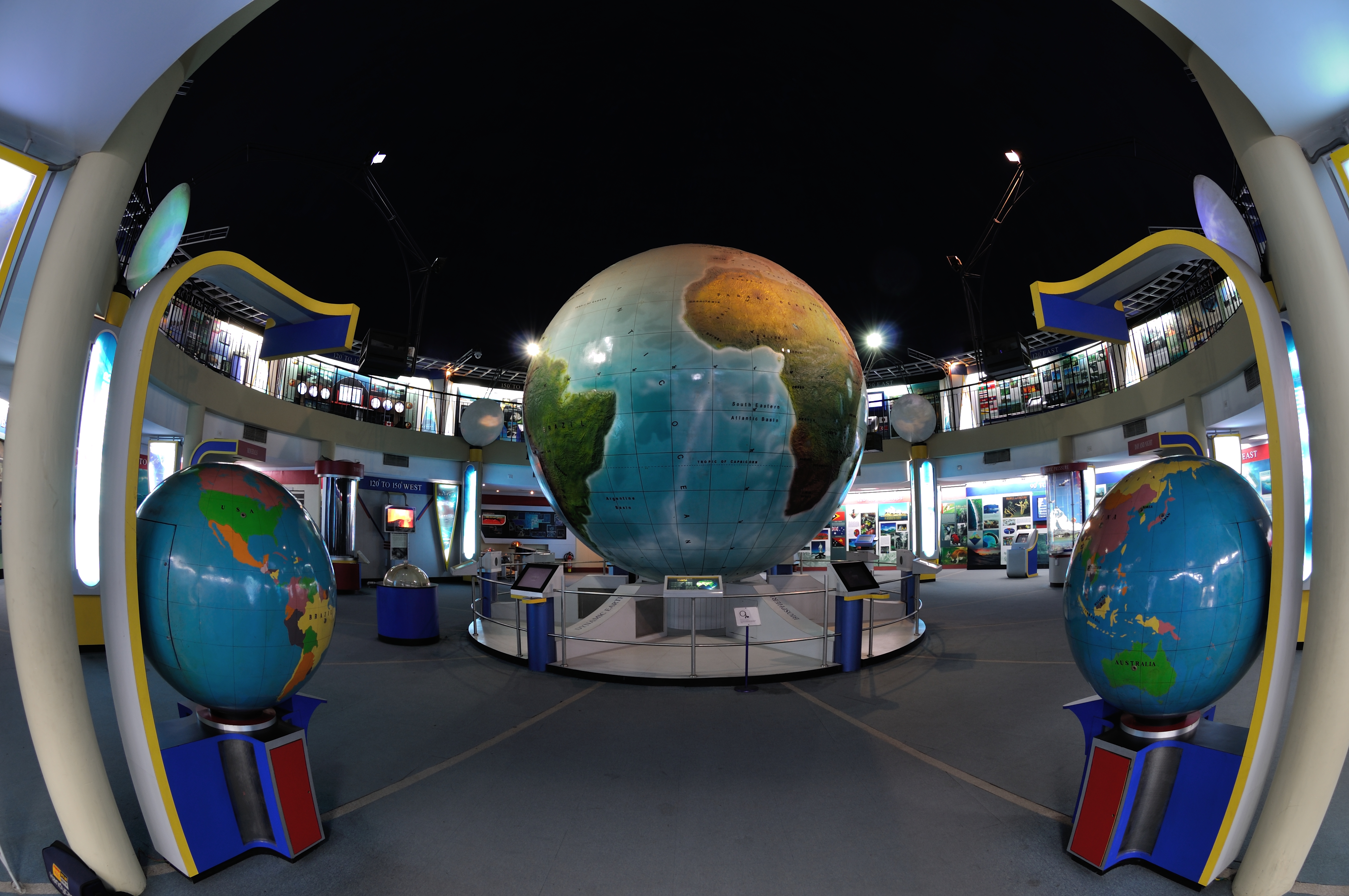 Science and the City Exhibition. Earth's Interior.