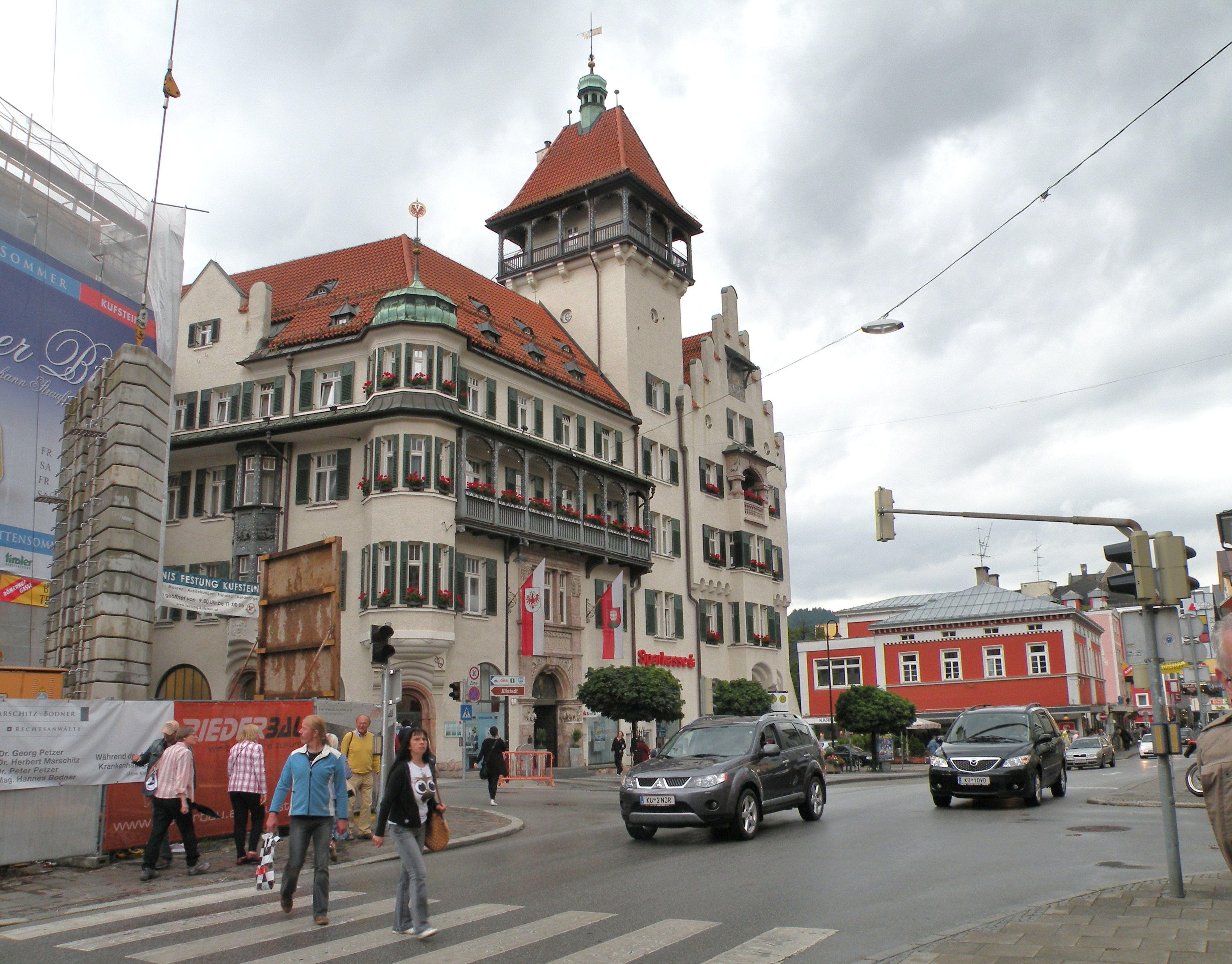 File:Kufstein, Sparkasse.jpg - Wikimedia Commons