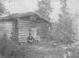 File:Maaninkajarvi hut.jpg