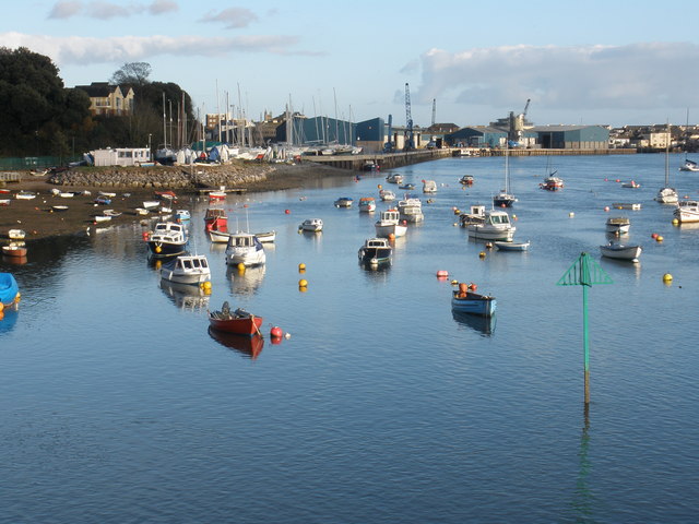 File:Moorings, on the River Teign - geograph.org.uk - 1043507.jpg