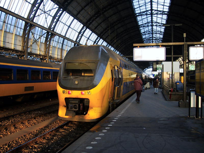 File:NS train1.jpg