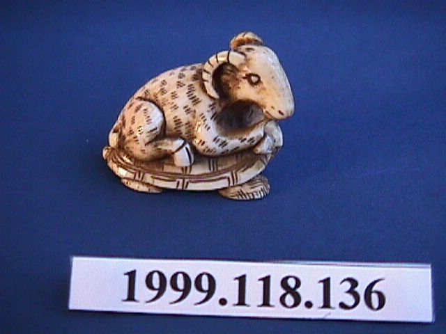 File:Netsuke (AM 1999.118.136-2).jpg