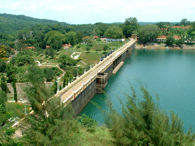 File:NeyyarDam.jpg