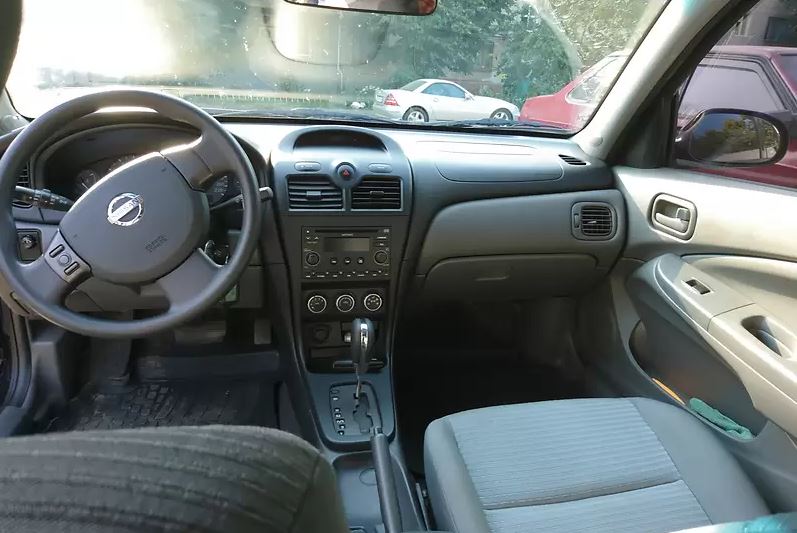 Nissan Almera