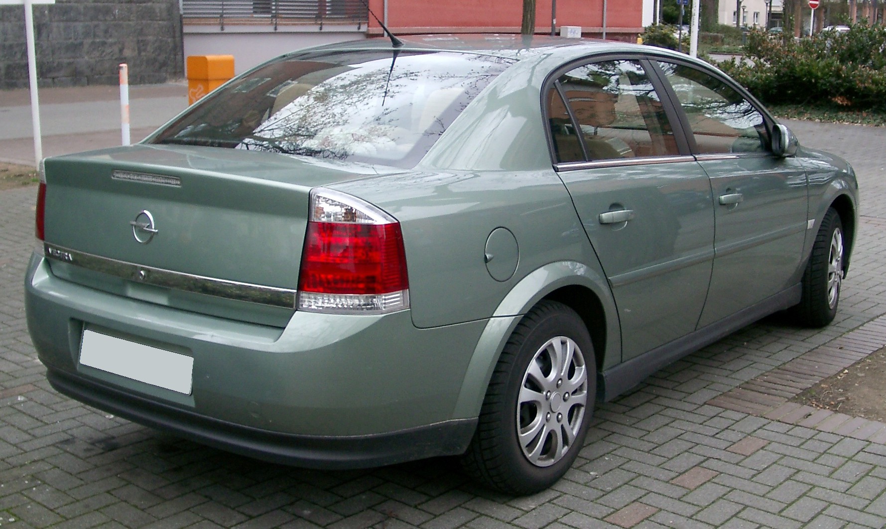 File:Opel Vectra C.jpg - Wikimedia Commons