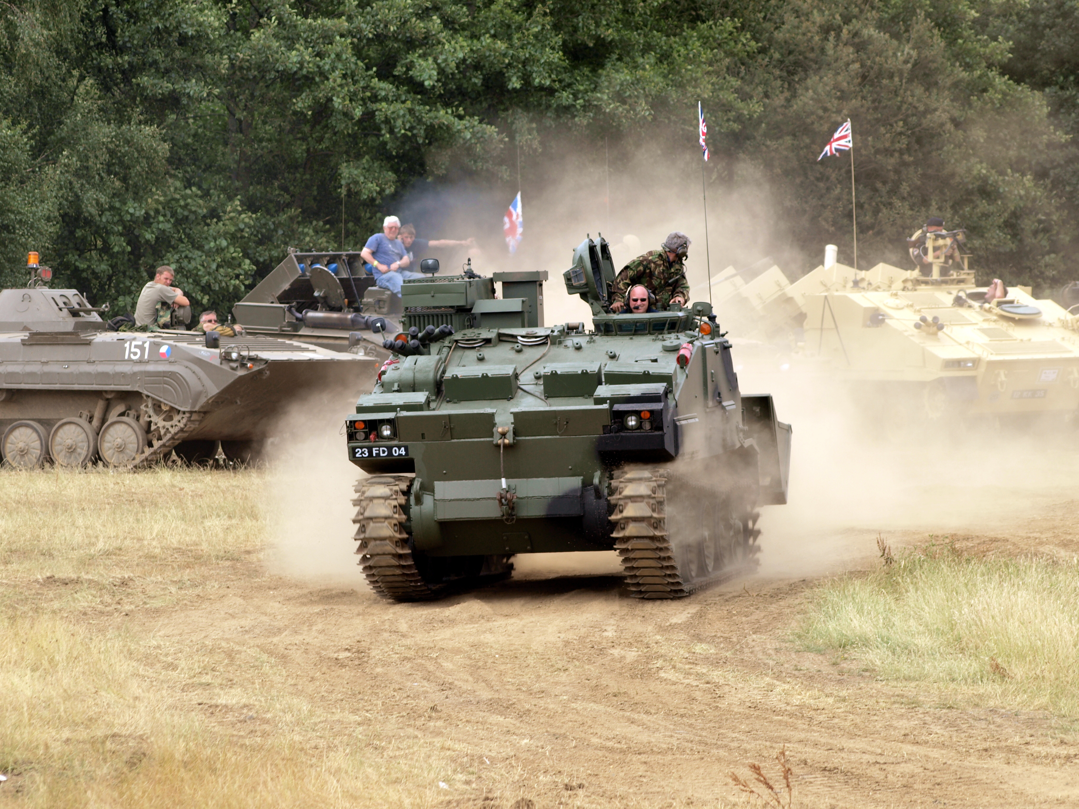 Combat engineering. Сборная модель AEK Matador Tracktor. Brown Tracktor.