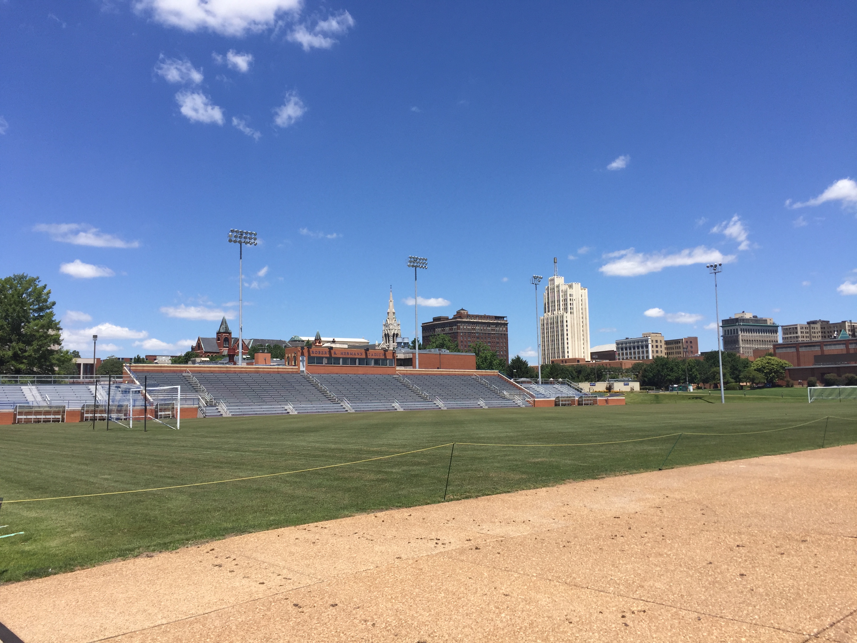 Thurman Munson Memorial Stadium - Wikipedia