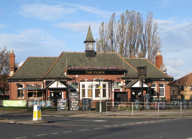 File:The Clock, Victoria Road East - geograph.org.uk - 1591520.jpg