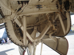 File:The Fighters landing gear.jpg