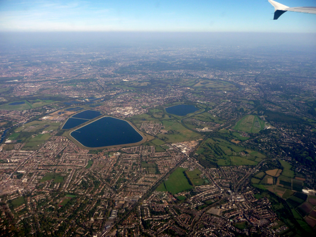 Walton on Thames from the Air (geograph 2668393).jpg