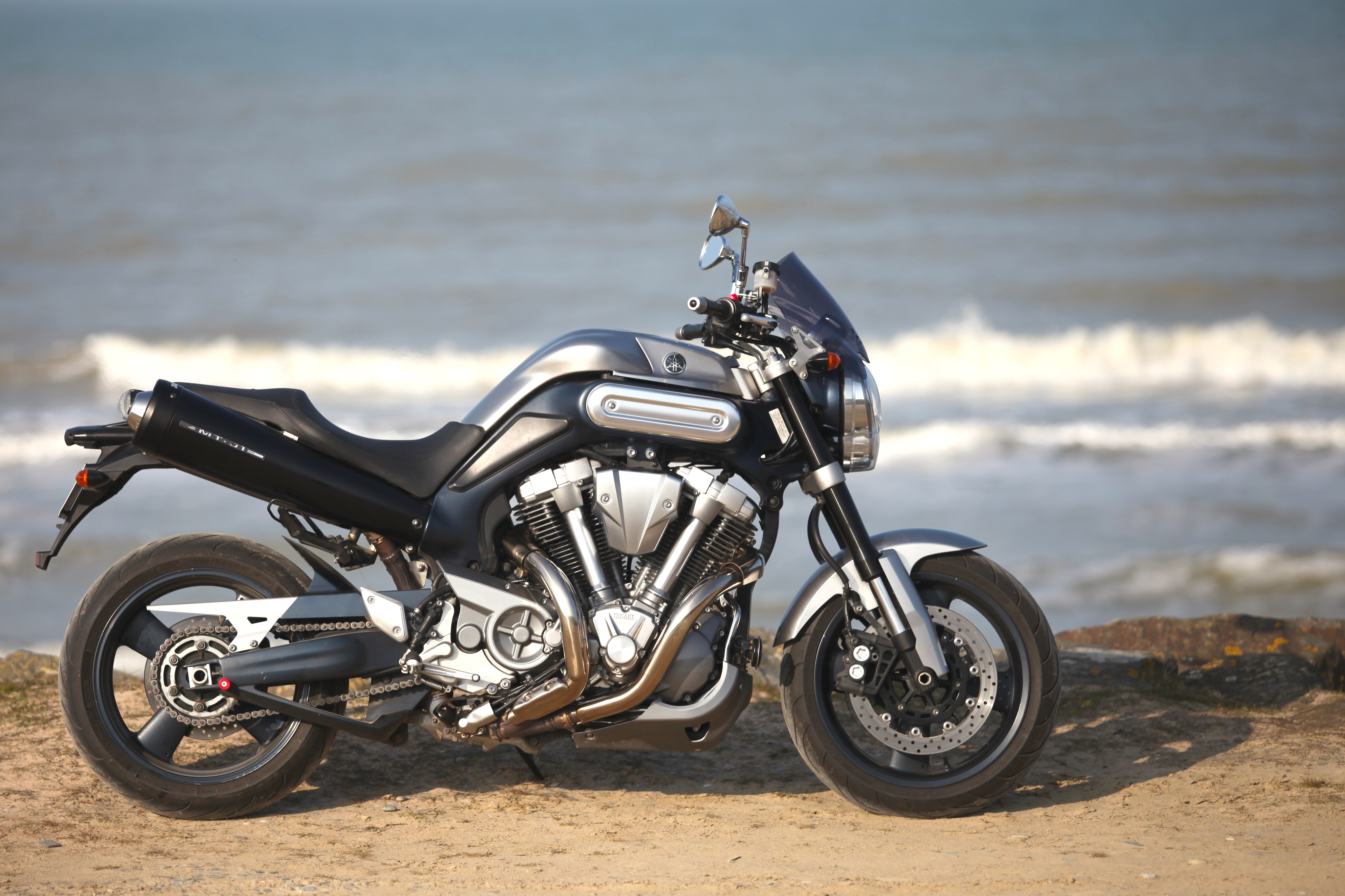 File:Yamaha MT-01.jpg - Wikimedia Commons