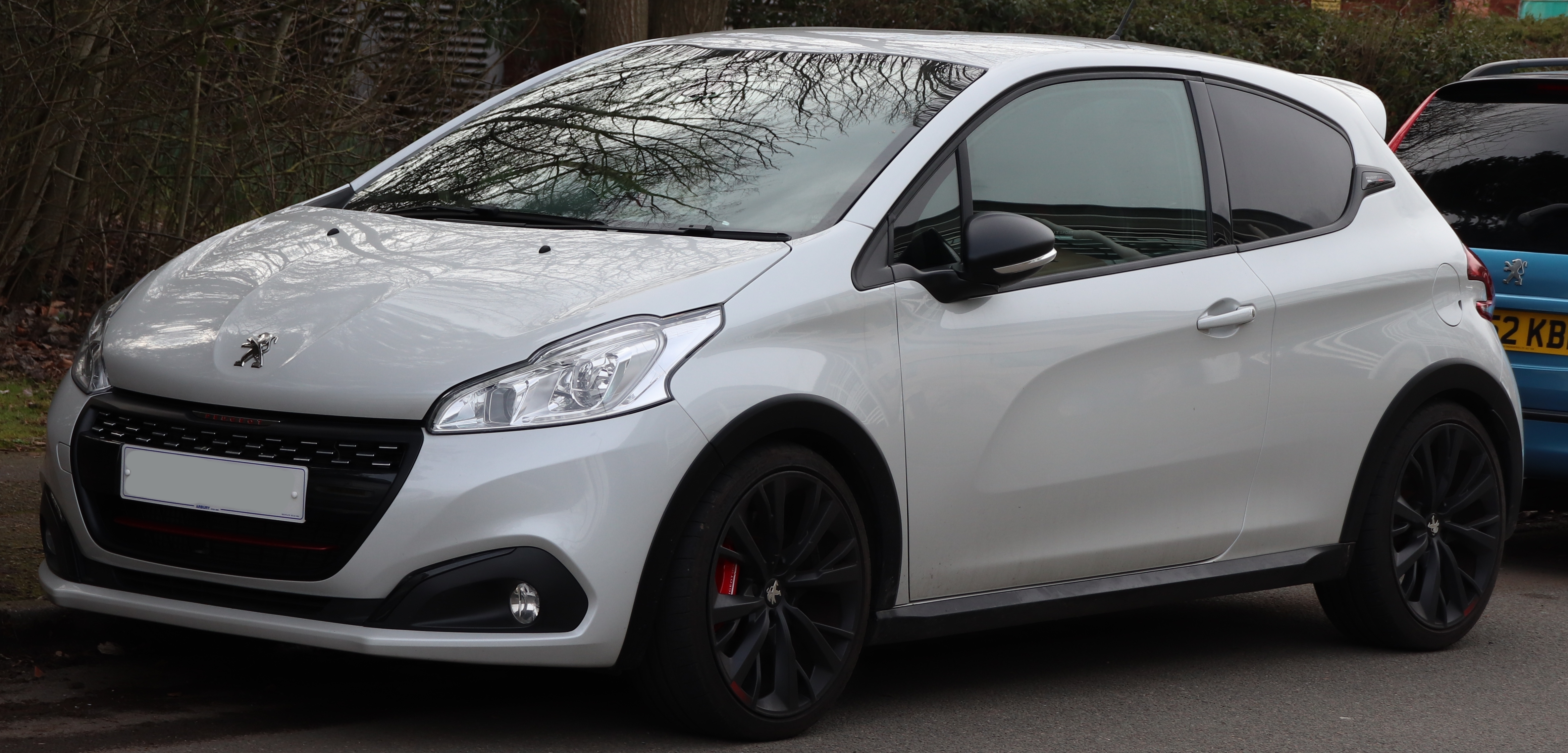 Peugeot 208 GTI with 208 horsepower for a maximum speed of 230 km