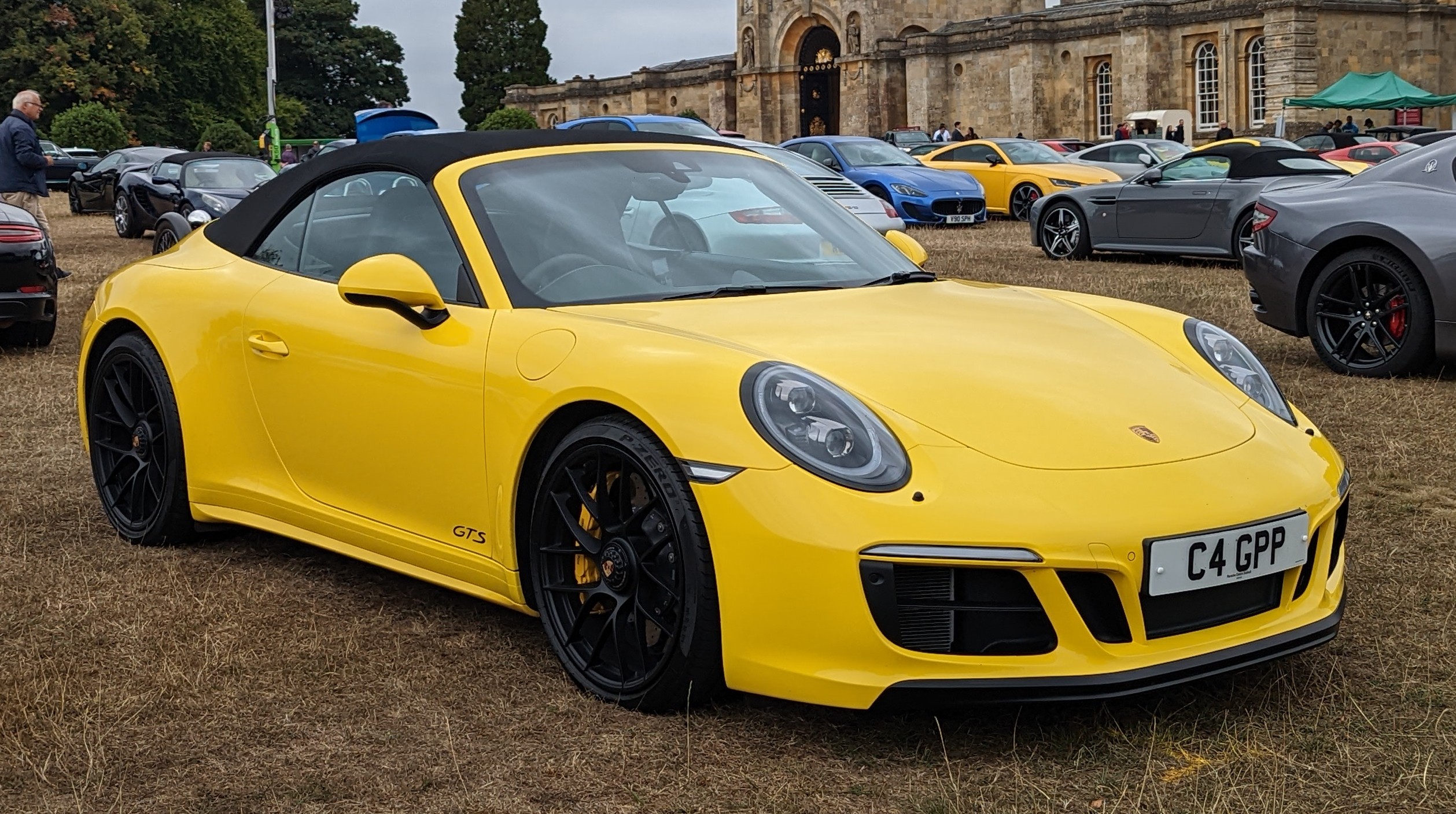 Порше 911 GTS Cabriolet