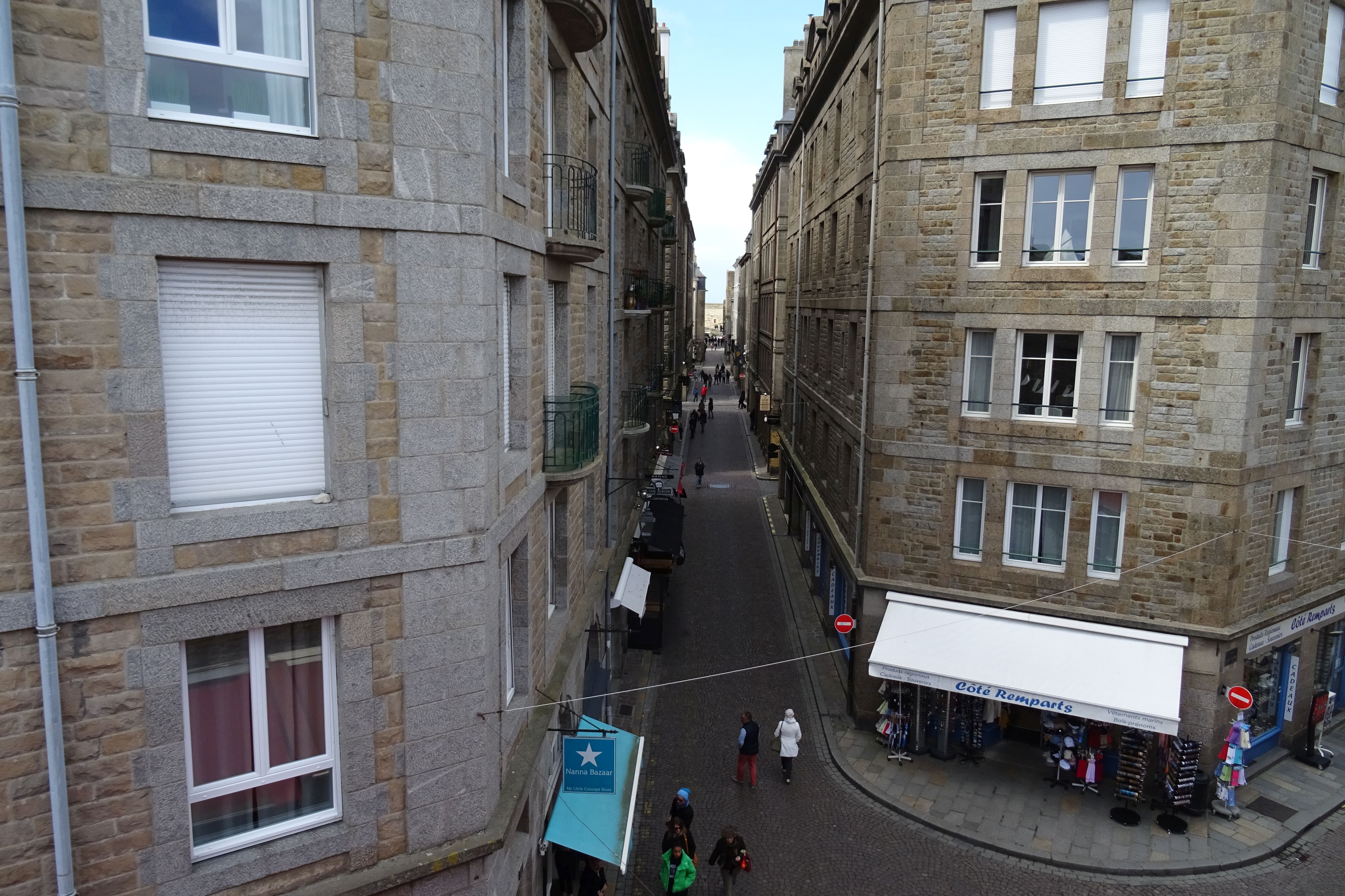 File:20190427 08 Saint-Malo - Rue Sainte Barbe (47734784481).jpg -  Wikimedia Commons