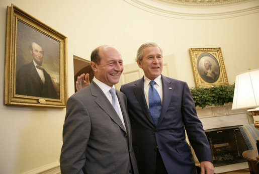 File:Basescu & Bush 2006 July 27.jpg